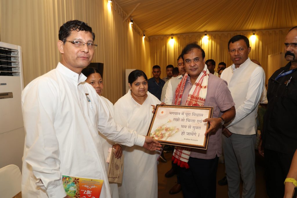 Meeting with Assam CM-Dr. Himanta Bishwa Sharma by Dibrugarh Divine Family